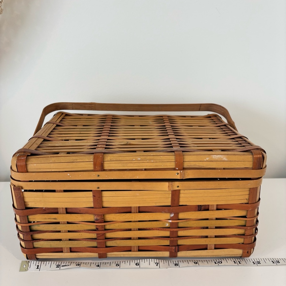 Vintage Bamboo wicker picnic basket 1970's made in Japan beige green hinged lid - Picture 11 of 13